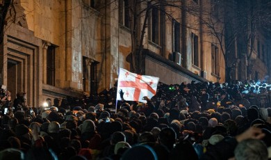 ხელისუფლების ღიად ანტიკონსტიტუციური მოქმედების პირობებში ერთადერთი გამოსავალი სამოქალაქო წინააღმდეგობა და მშვიდობიანი დემონსტრაციებია