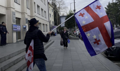 ზუგდიდელი აქტივისტის, შალვა ესართიას დაკავება აჩვენებს, რომ რეგიონებში ქართული ოცნების რეპრესიული პოლიტიკა კიდევ უფრო გააქტიურდა