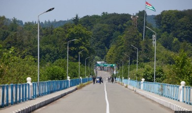 სოციალური სამართლიანობის ცენტრი გალში სატრანზიტო ტერმინალის მშენებლობის სამართლებრივ და პოლიტიკურ ანალიზს წარმოადგენს